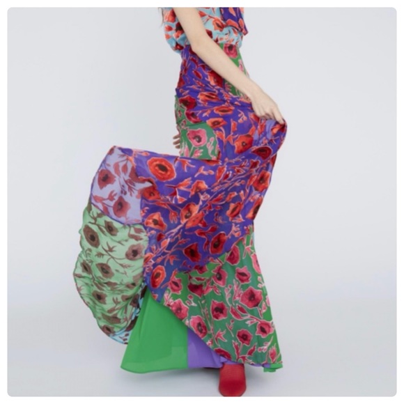 ALICE + OLIVIA Aquinnah Panneled Maxi Skirt - Picture 7 of 13